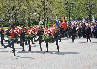 Возложение цветов к мемориалу Неизвестного солдата и памятнику Маршалу Советского Союза Георгию Жукову