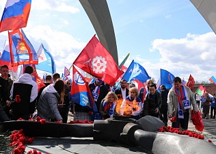 Экипажи Московской Федерации профсоюзов присоединились к автопробегу ФНПР «ZA мир без нацизма!»