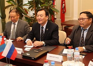 Визит делегации Конфедерации монгольских профсоюзов в Учебно-исследовательский центр МФП