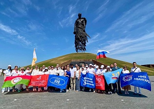 Профсоюзная молодежь Москвы почтила память погибших в Великой Отечественной войне